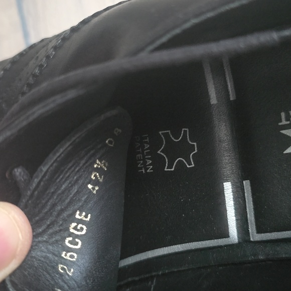 Wingtip Classic Shoes - Picture 7 of 9